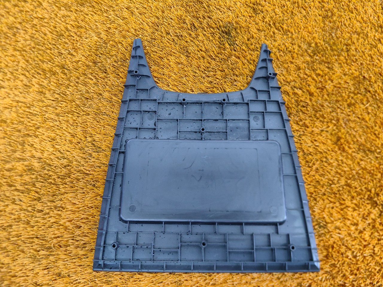 Коврик центральной консоли