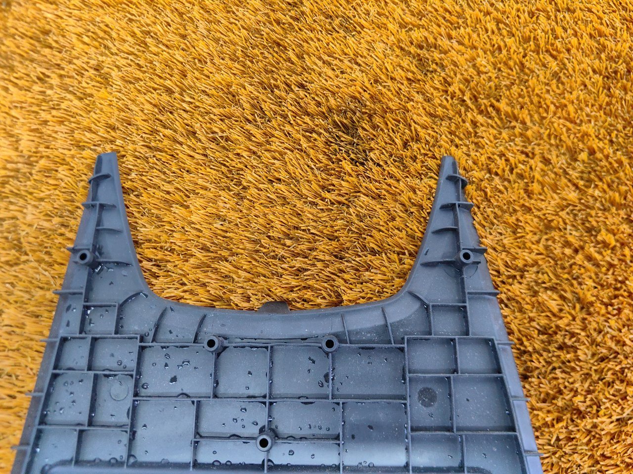 Коврик центральной консоли