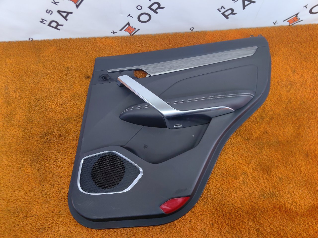 Обшивка двери