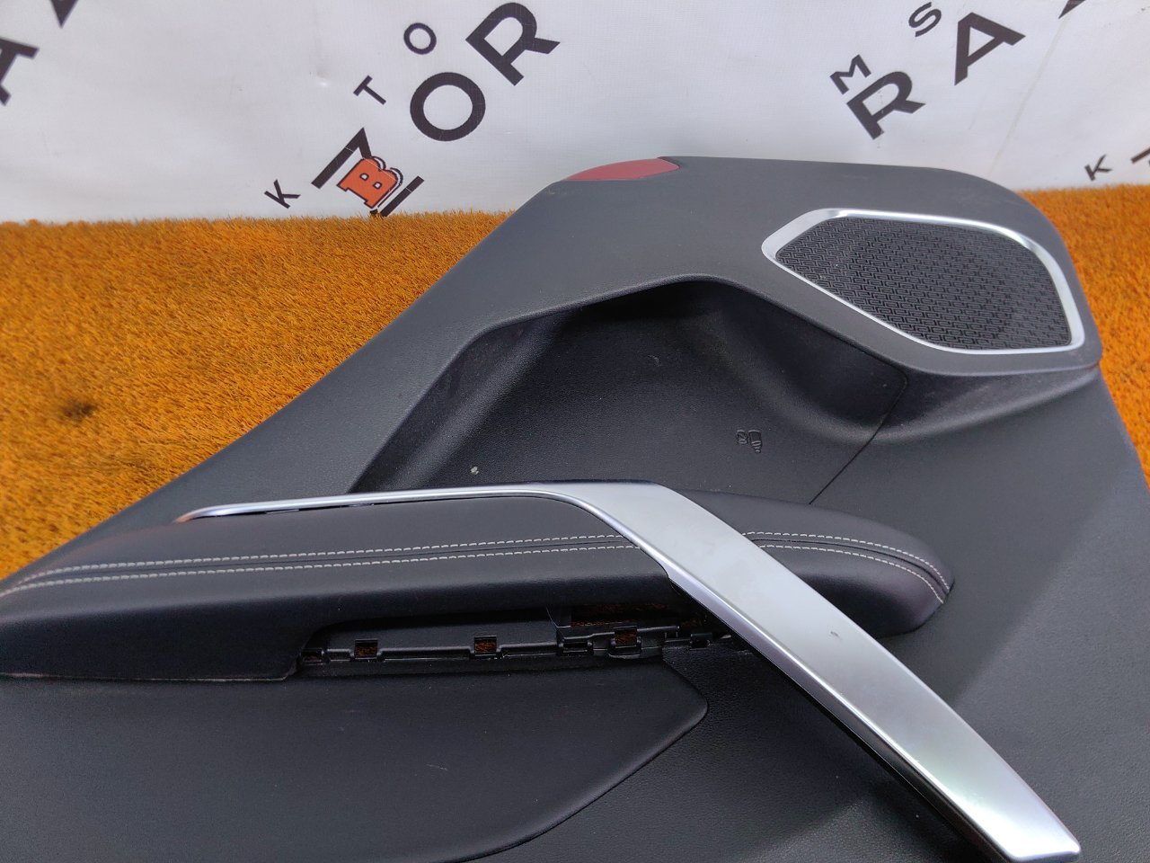 Обшивка двери