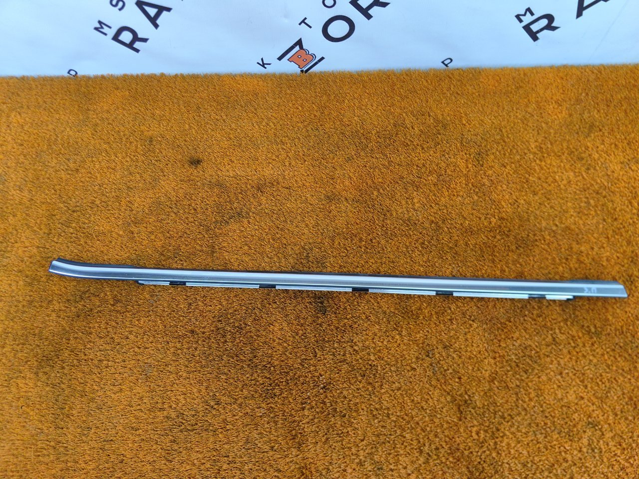 Молдинг стекла