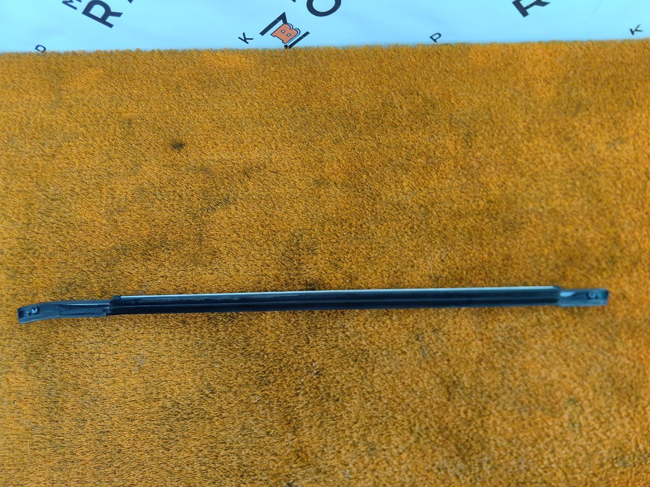 Молдинг стекла