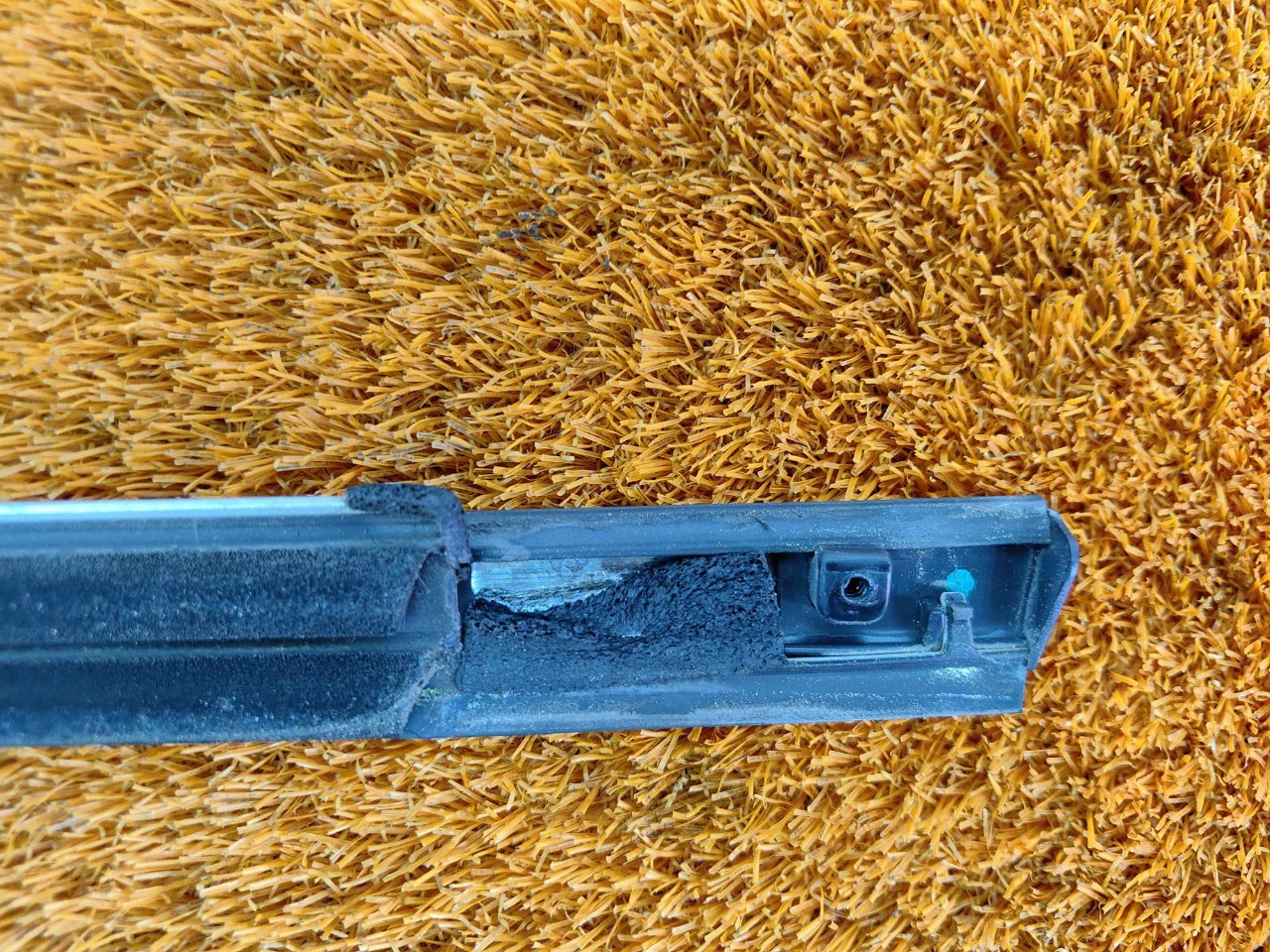 Молдинг стекла