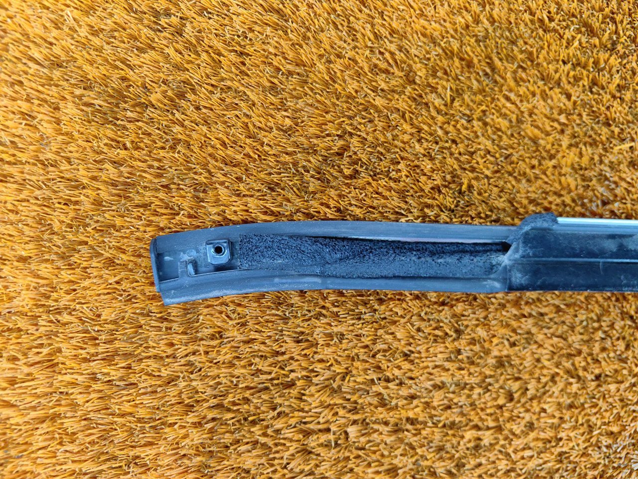 Молдинг стекла