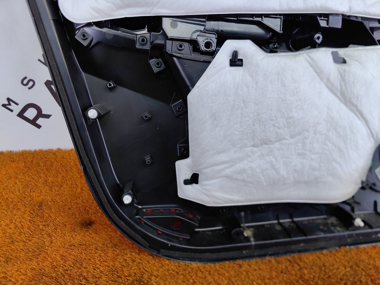 Обшивка двери