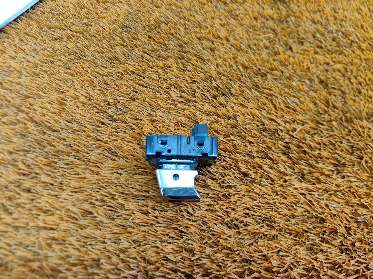 Кнопка стеклоподъемника