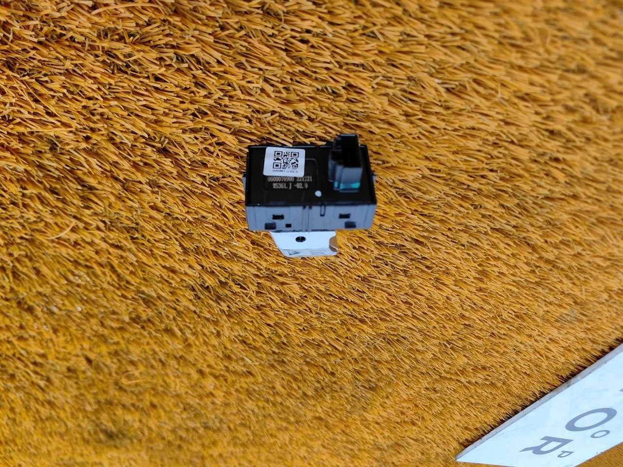 Кнопка стеклоподъемника