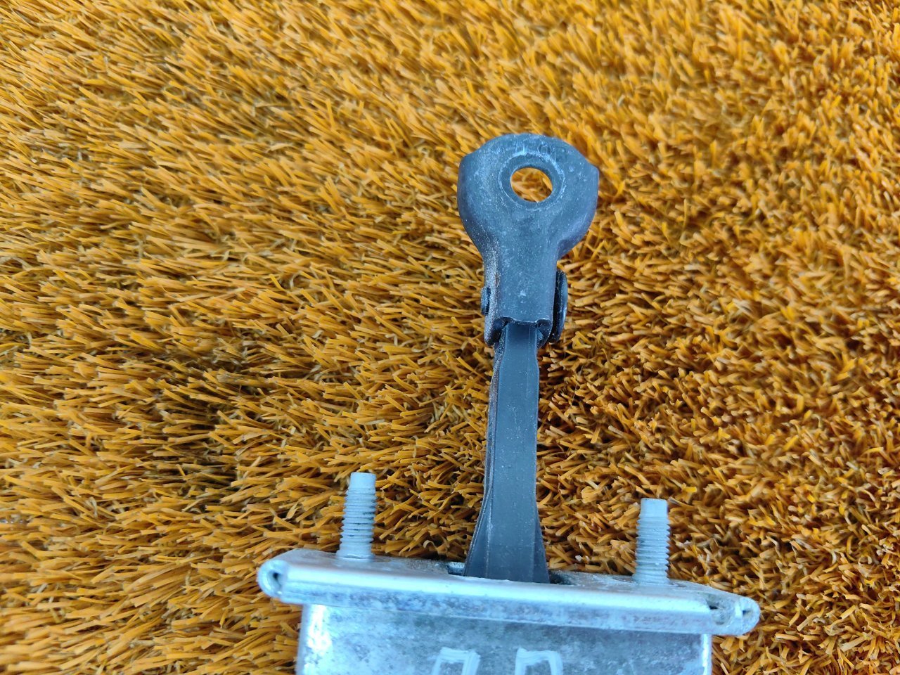 Ограничитель двери