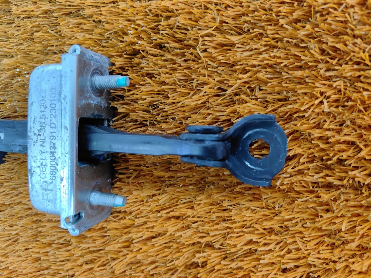 Ограничитель двери