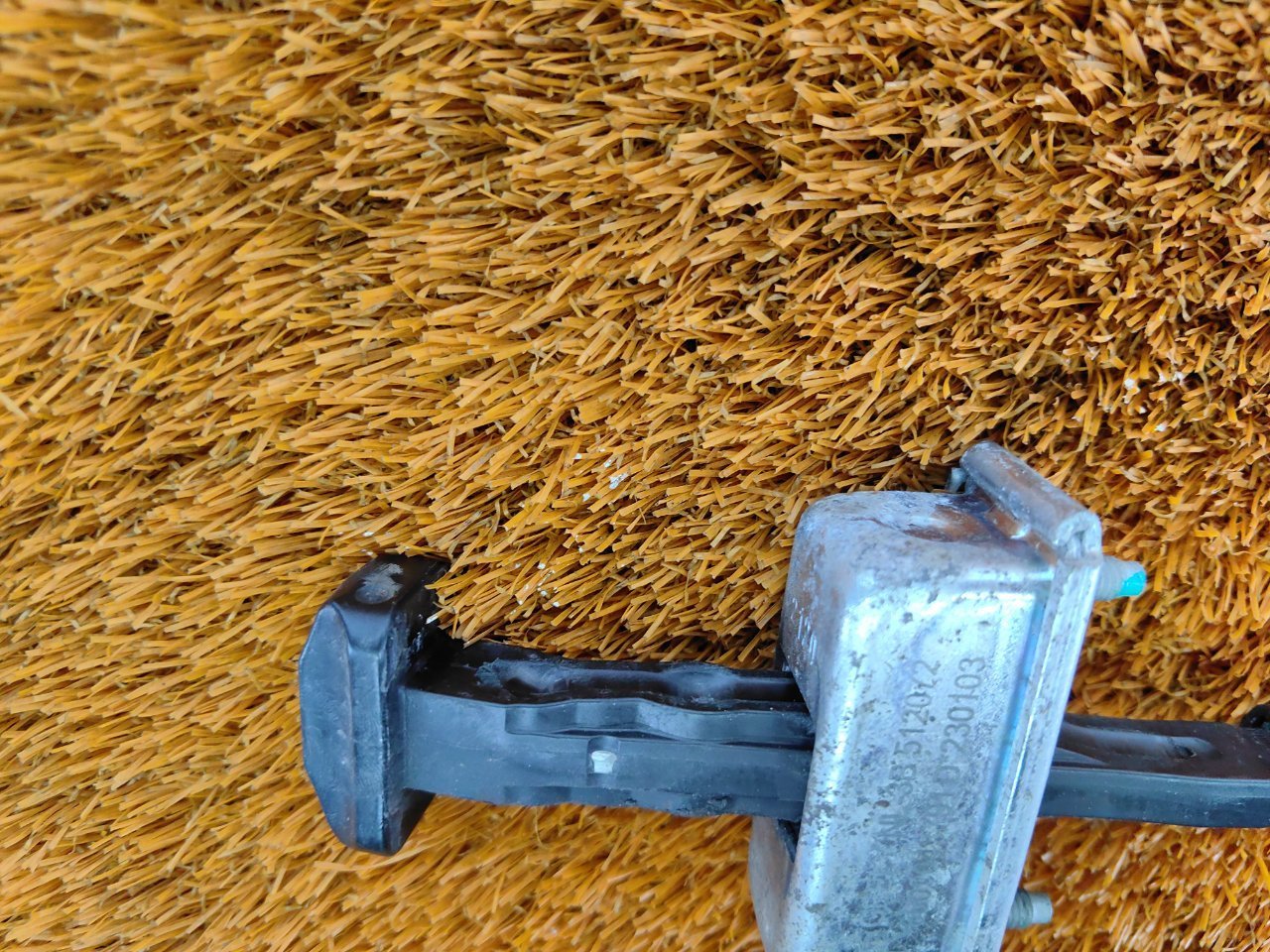 Ограничитель двери