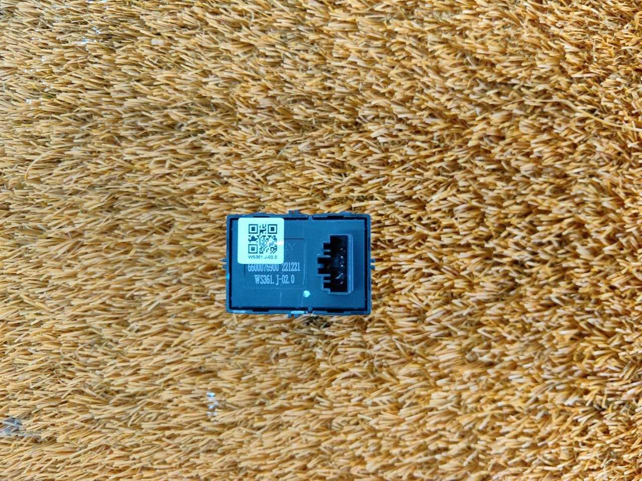 Кнопка стеклоподъемника