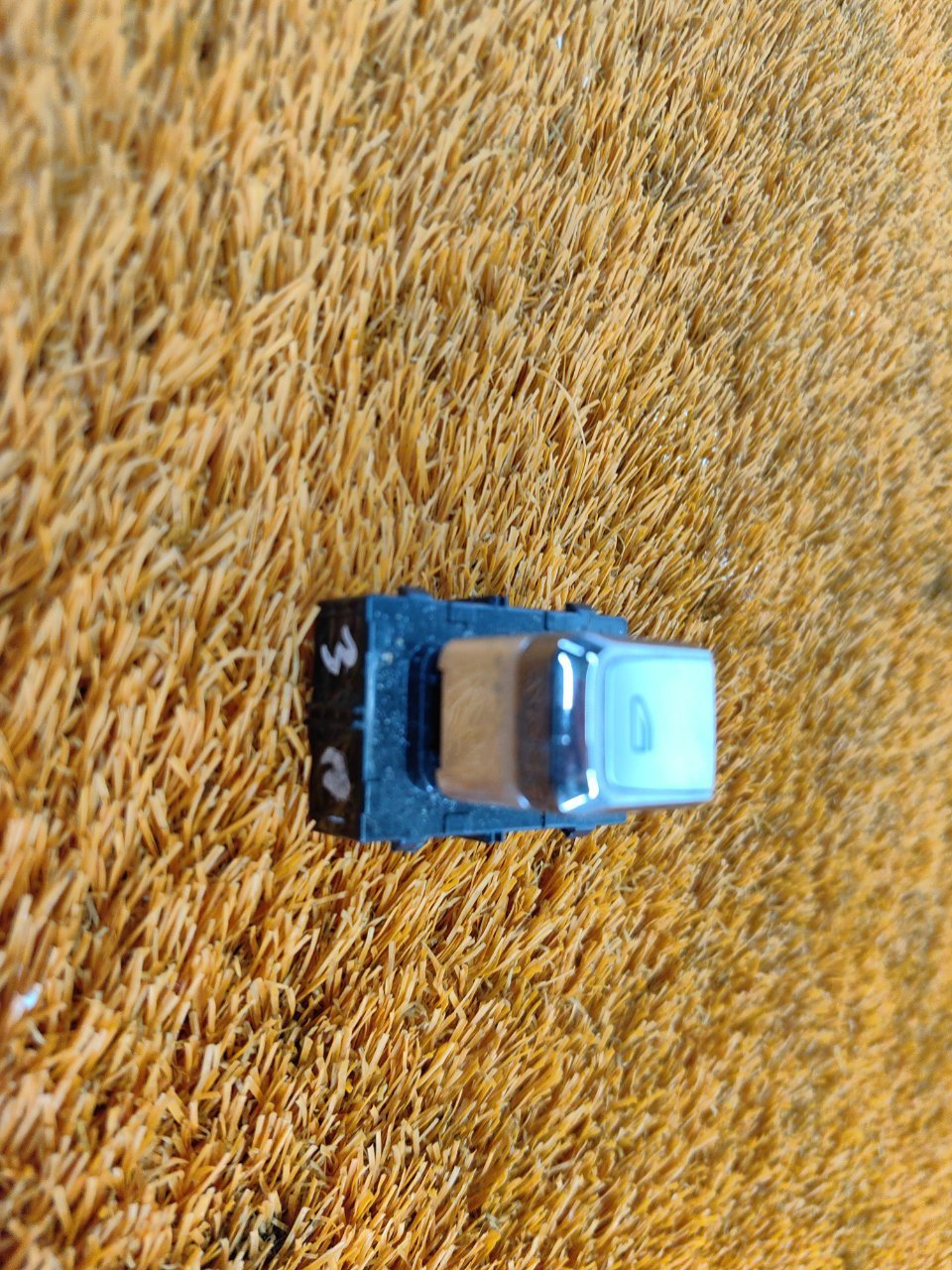 Кнопка стеклоподъемника