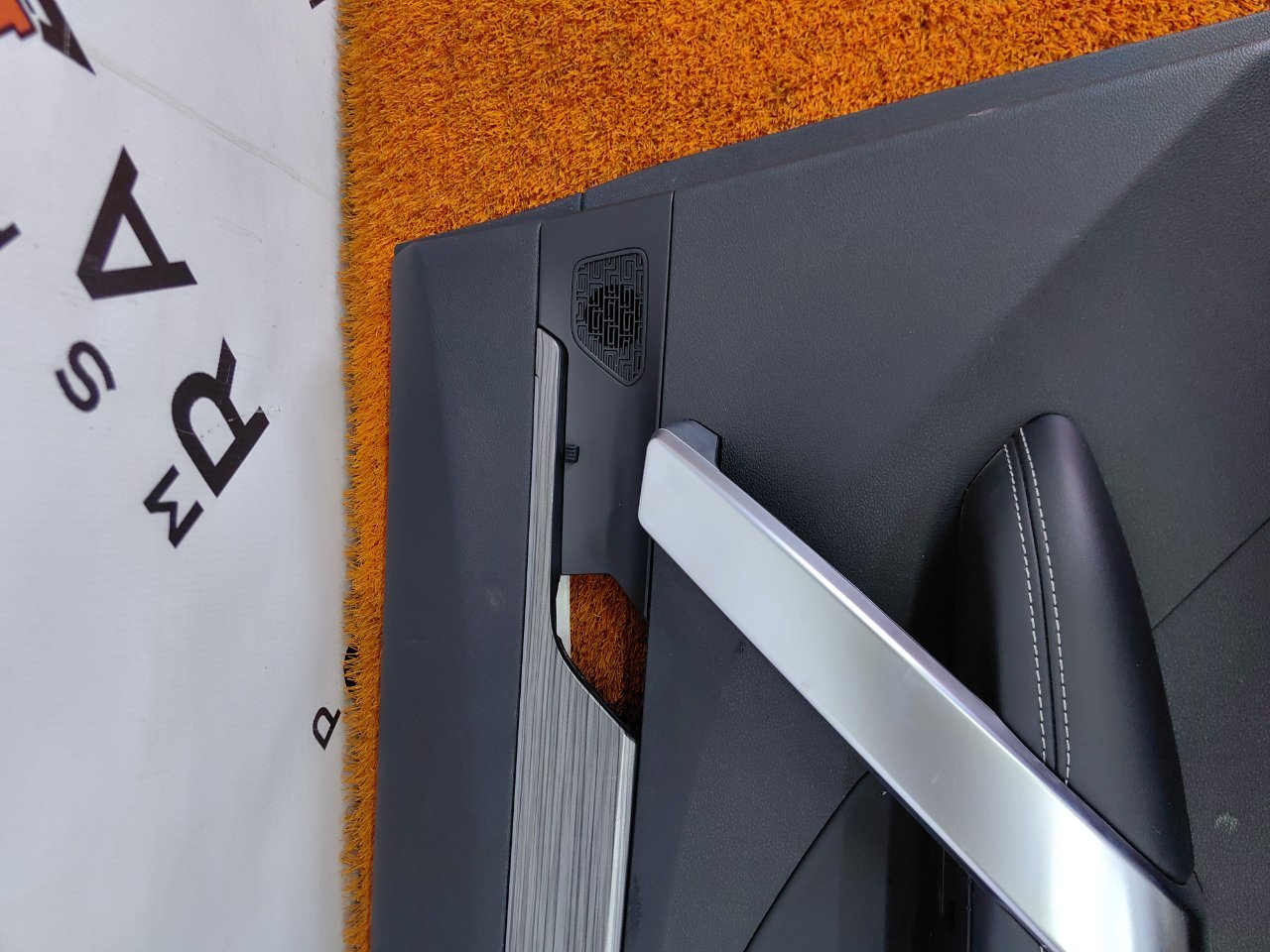 Обшивка двери