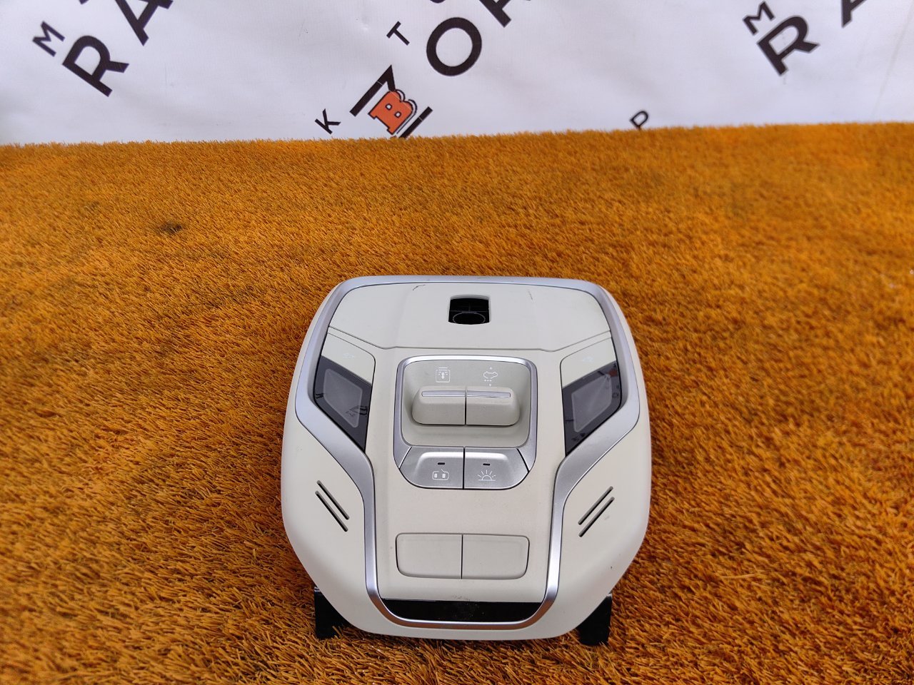 Плафон салона