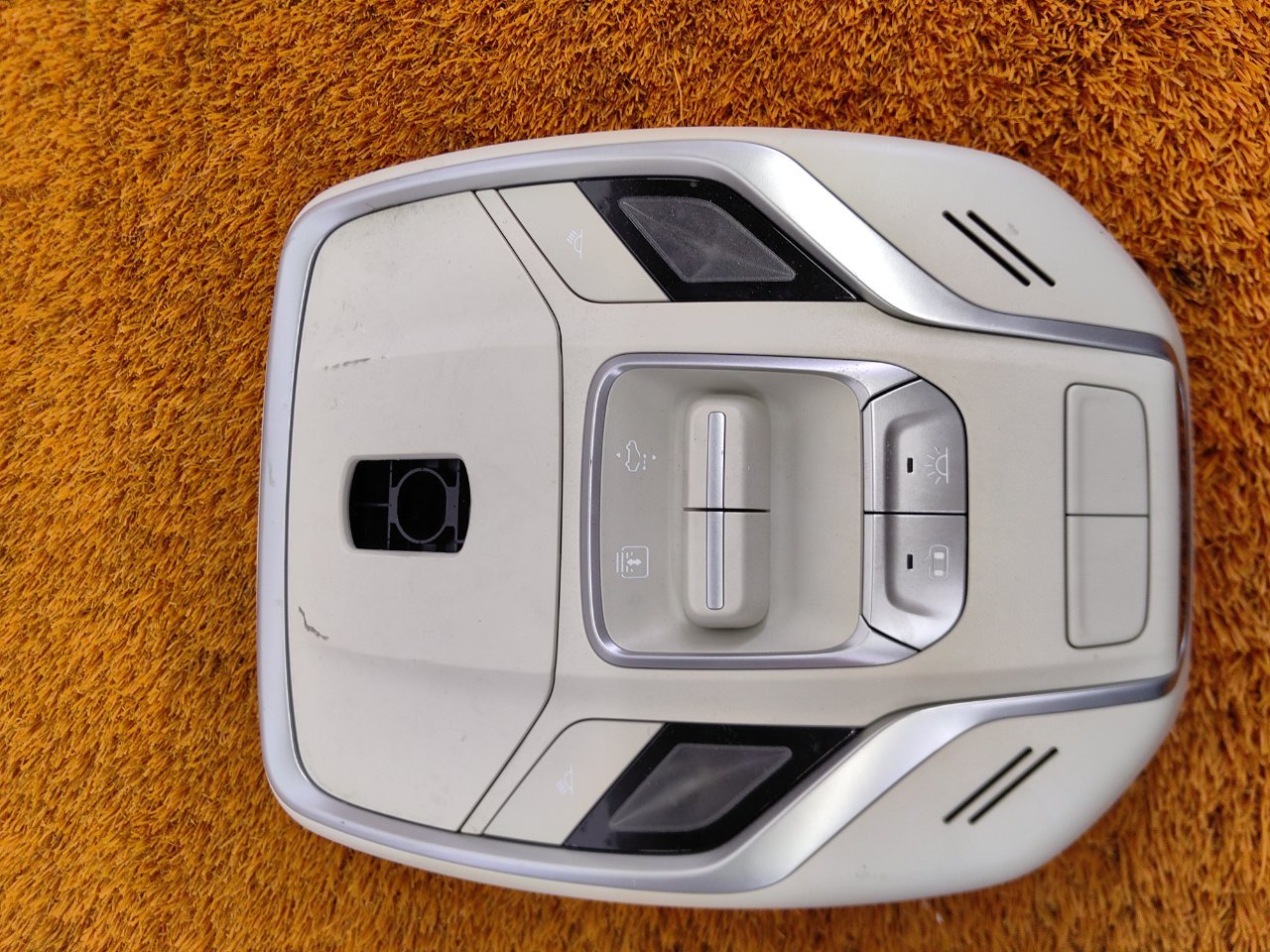 Плафон салона