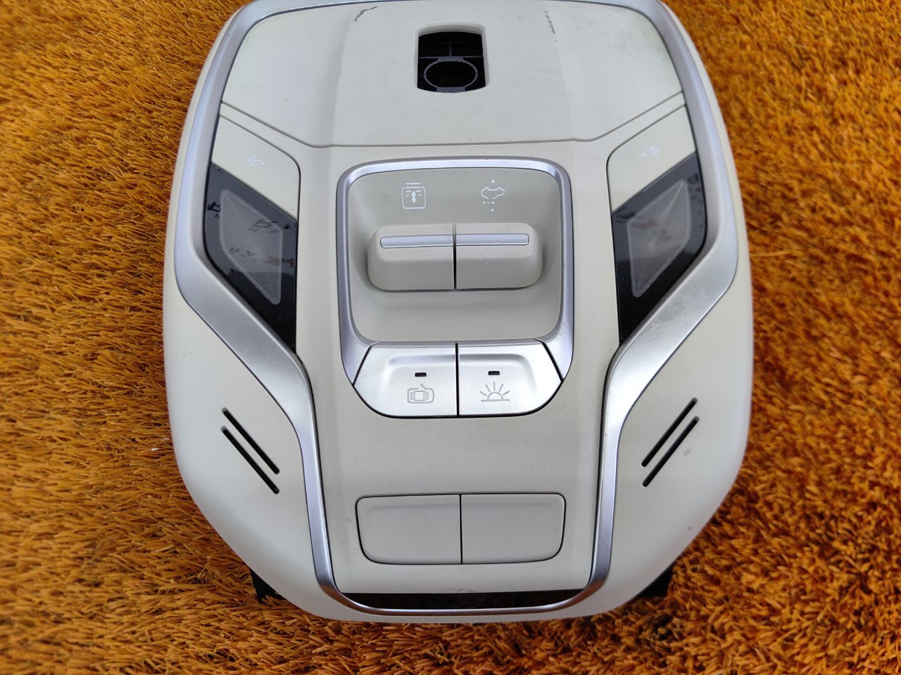 Плафон салона