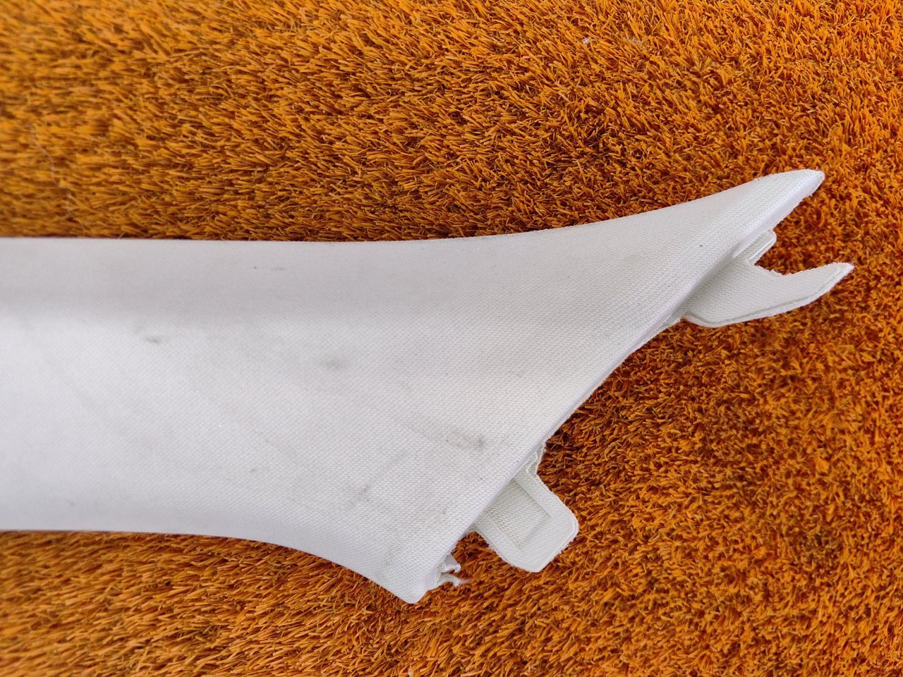 Накладка стойки лобового стекла