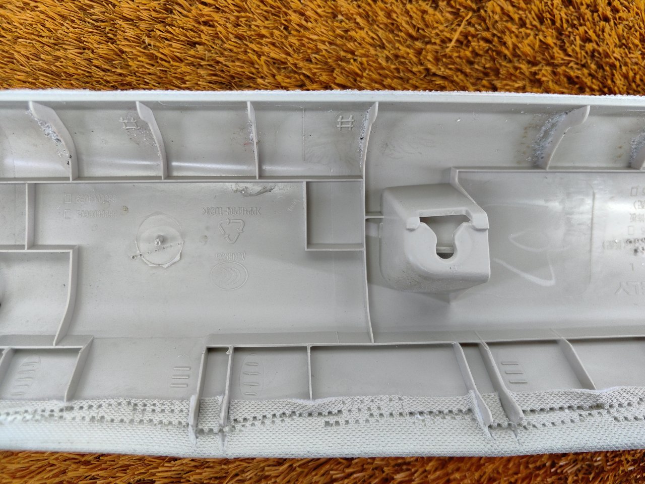 Накладка стойки лобового стекла