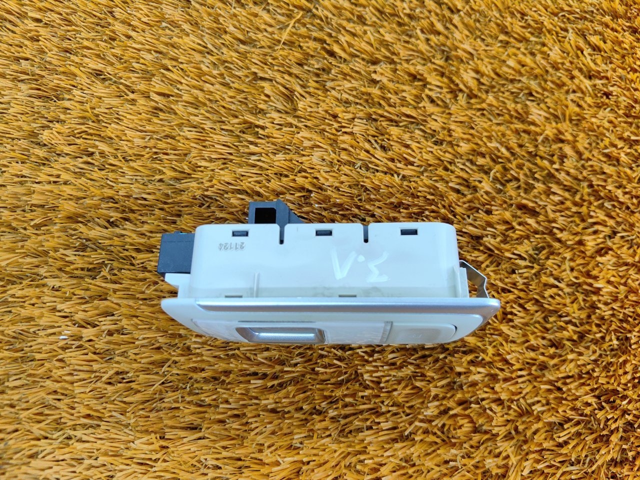 Плафон салонный