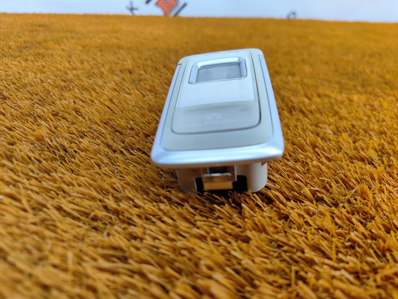 Плафон салонный