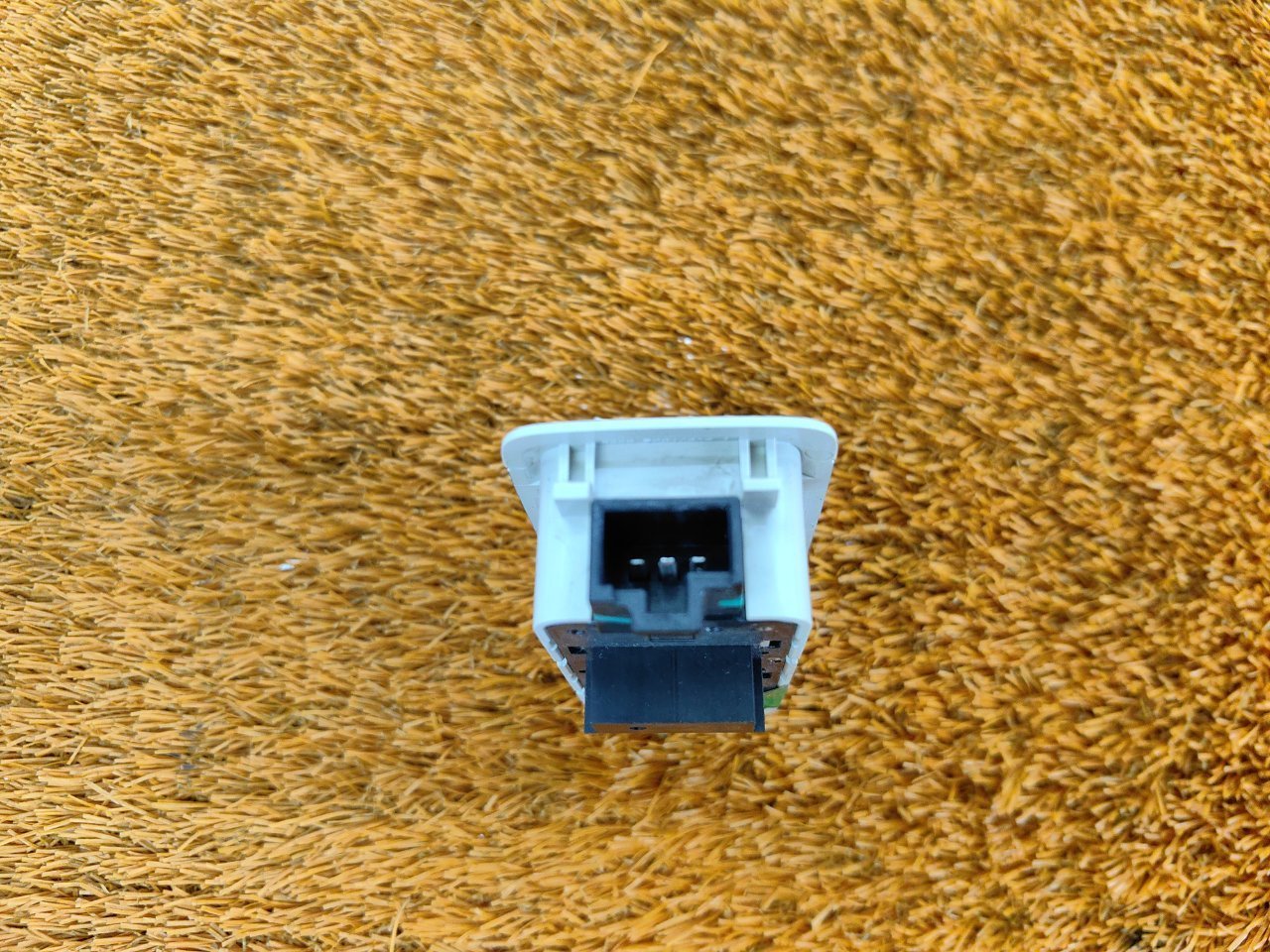 Плафон салонный