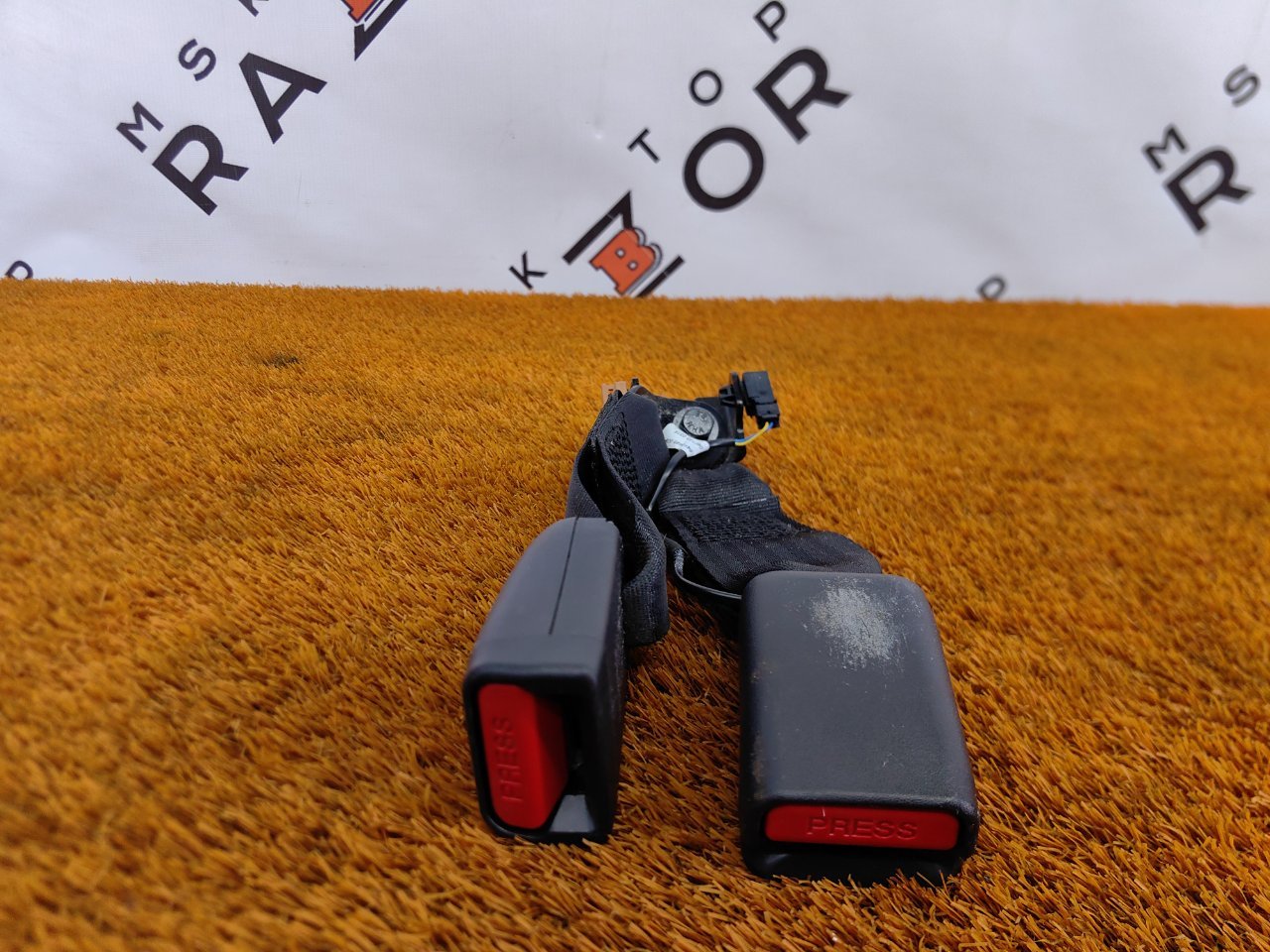 Ответная часть ремня безопасности