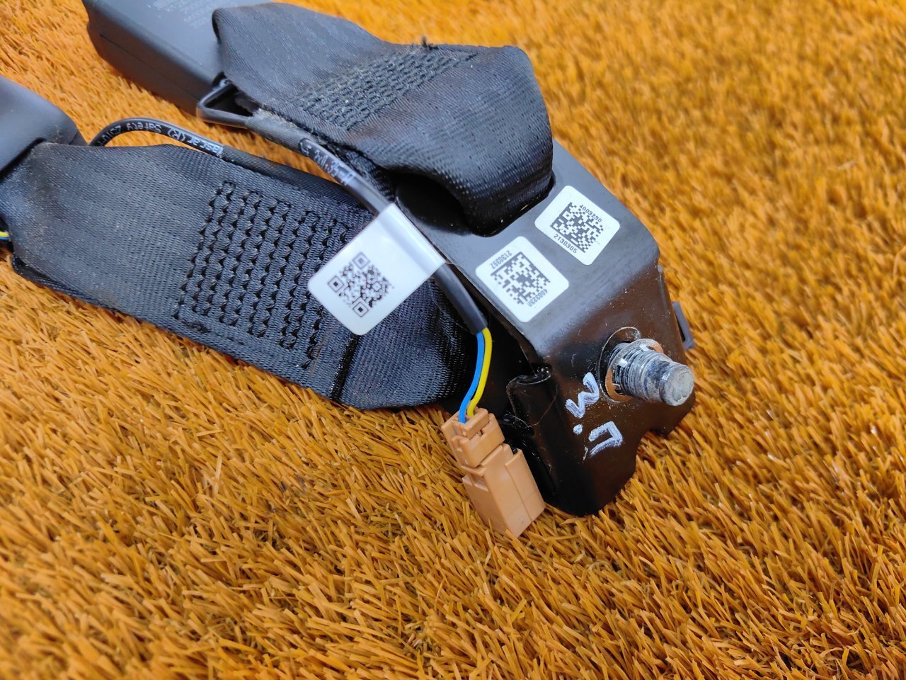 Ответная часть ремня безопасности