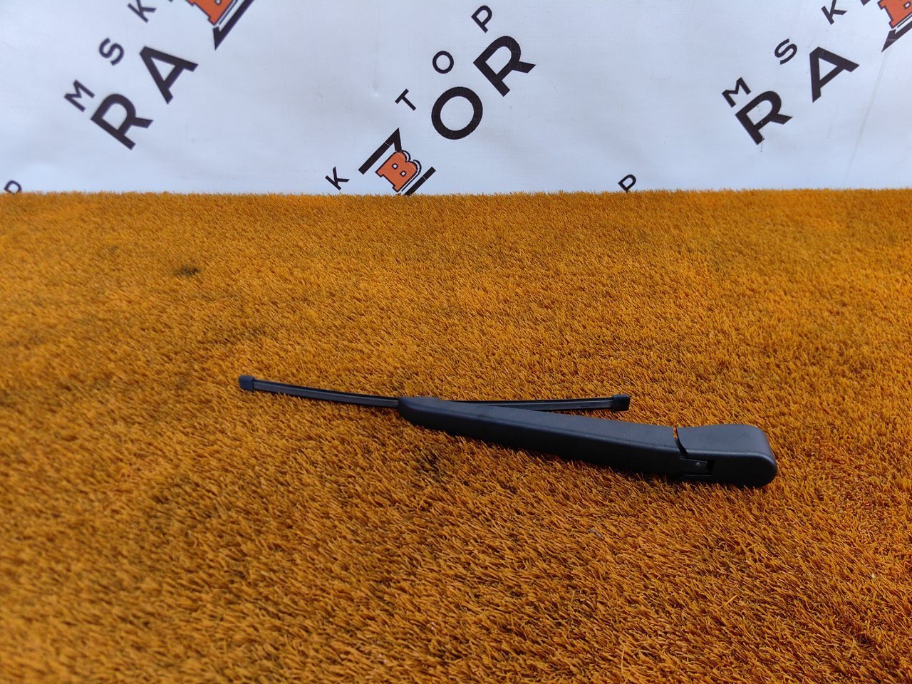 поводок стеклоочистителя