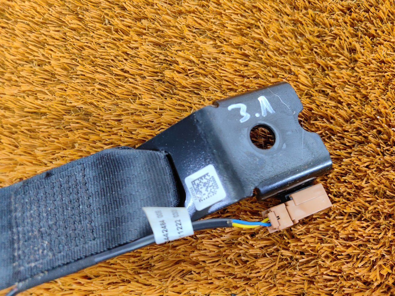 Ответная часть ремня безопасности