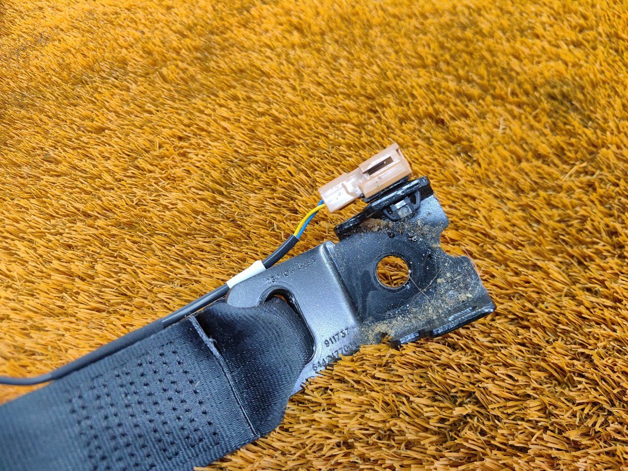 Ответная часть ремня безопасности