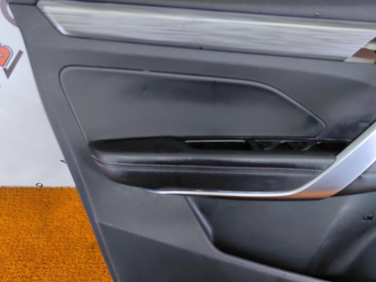 Обшивка двери