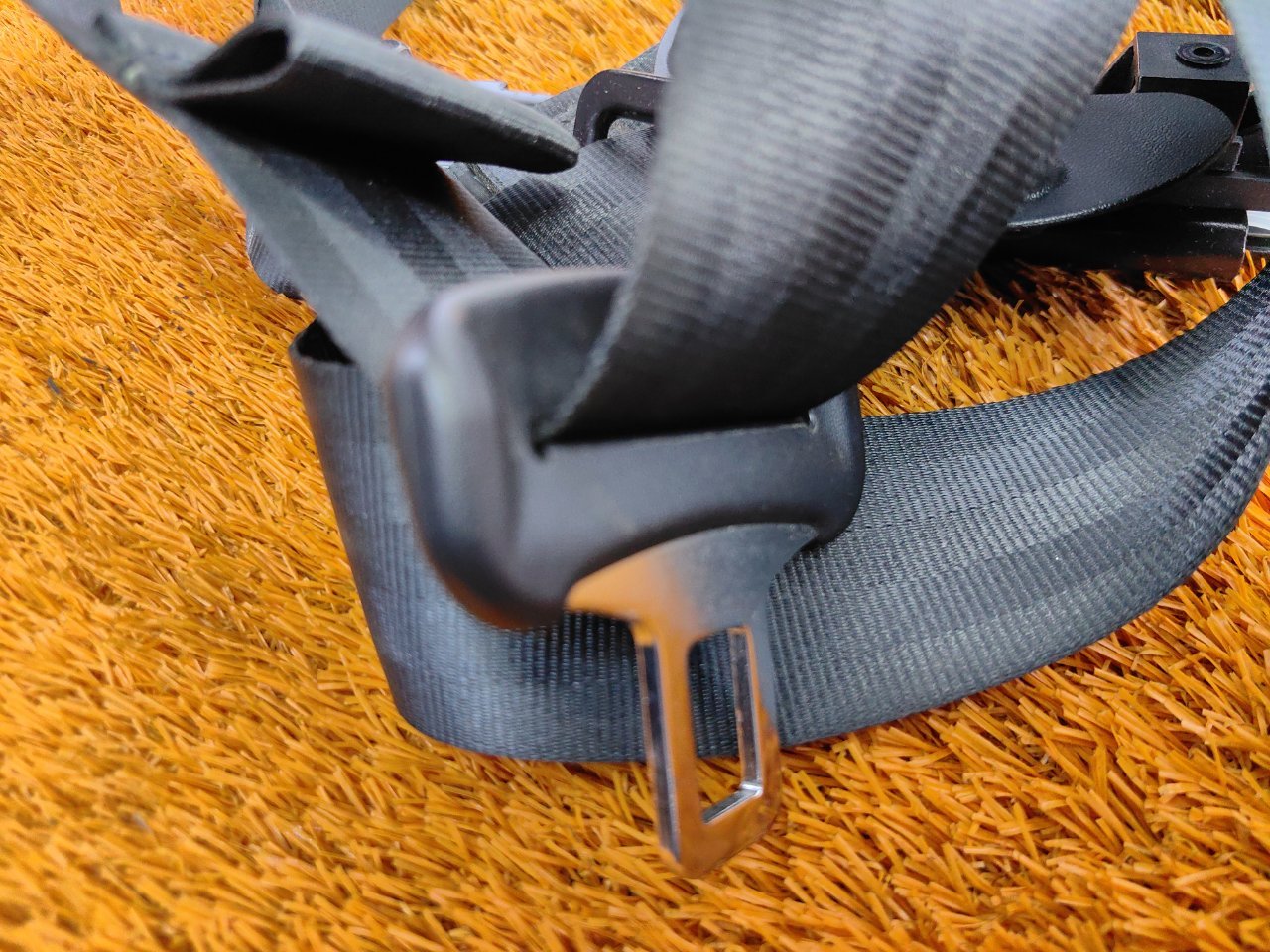 Ремень безопасности