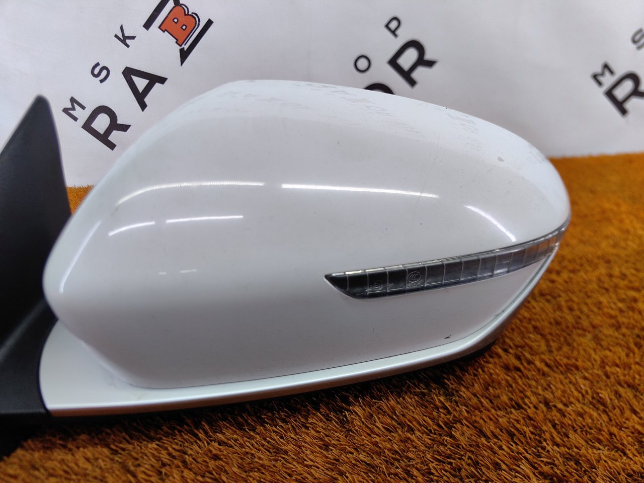 Зеркало боковое