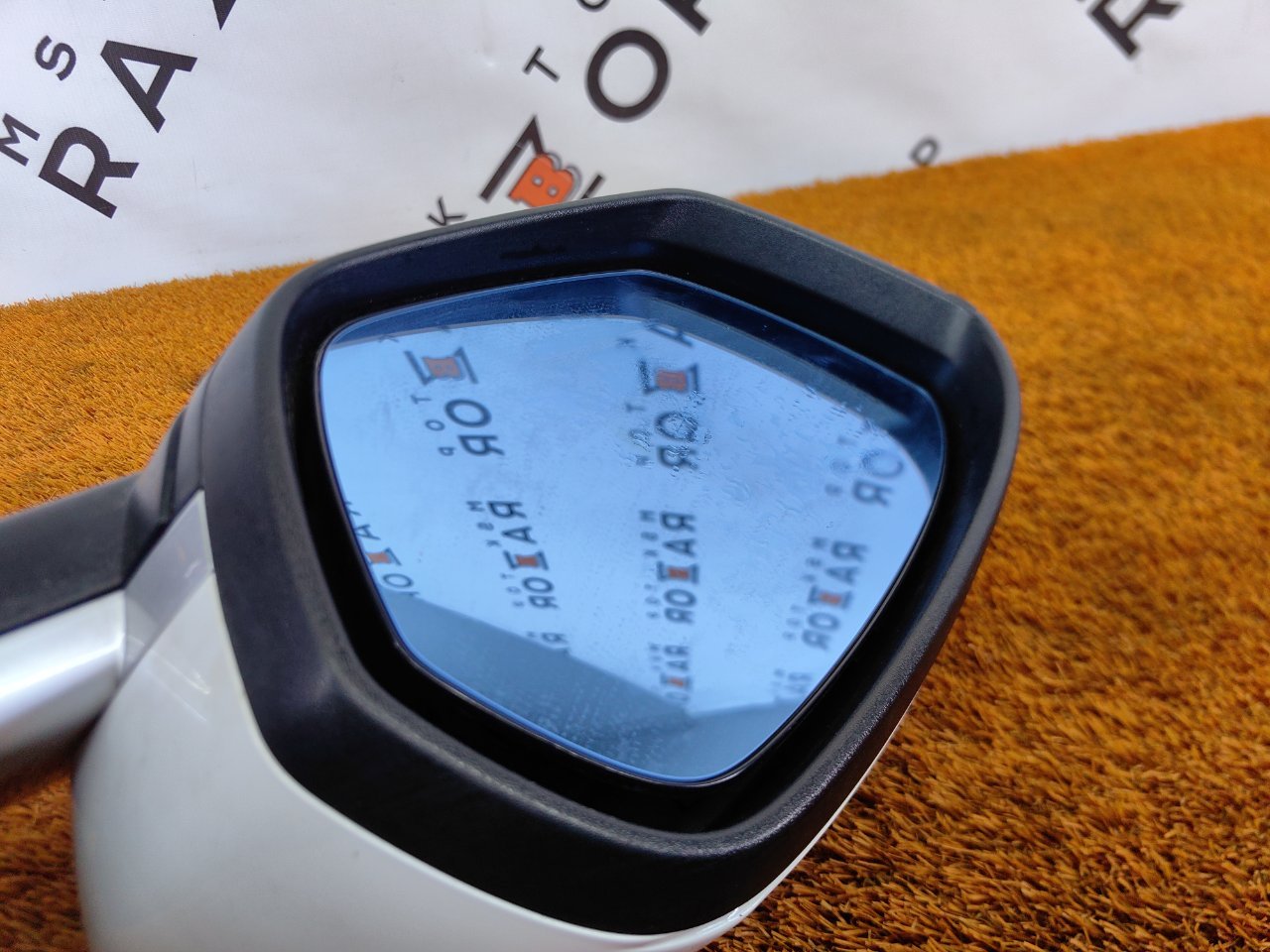 Зеркало боковое