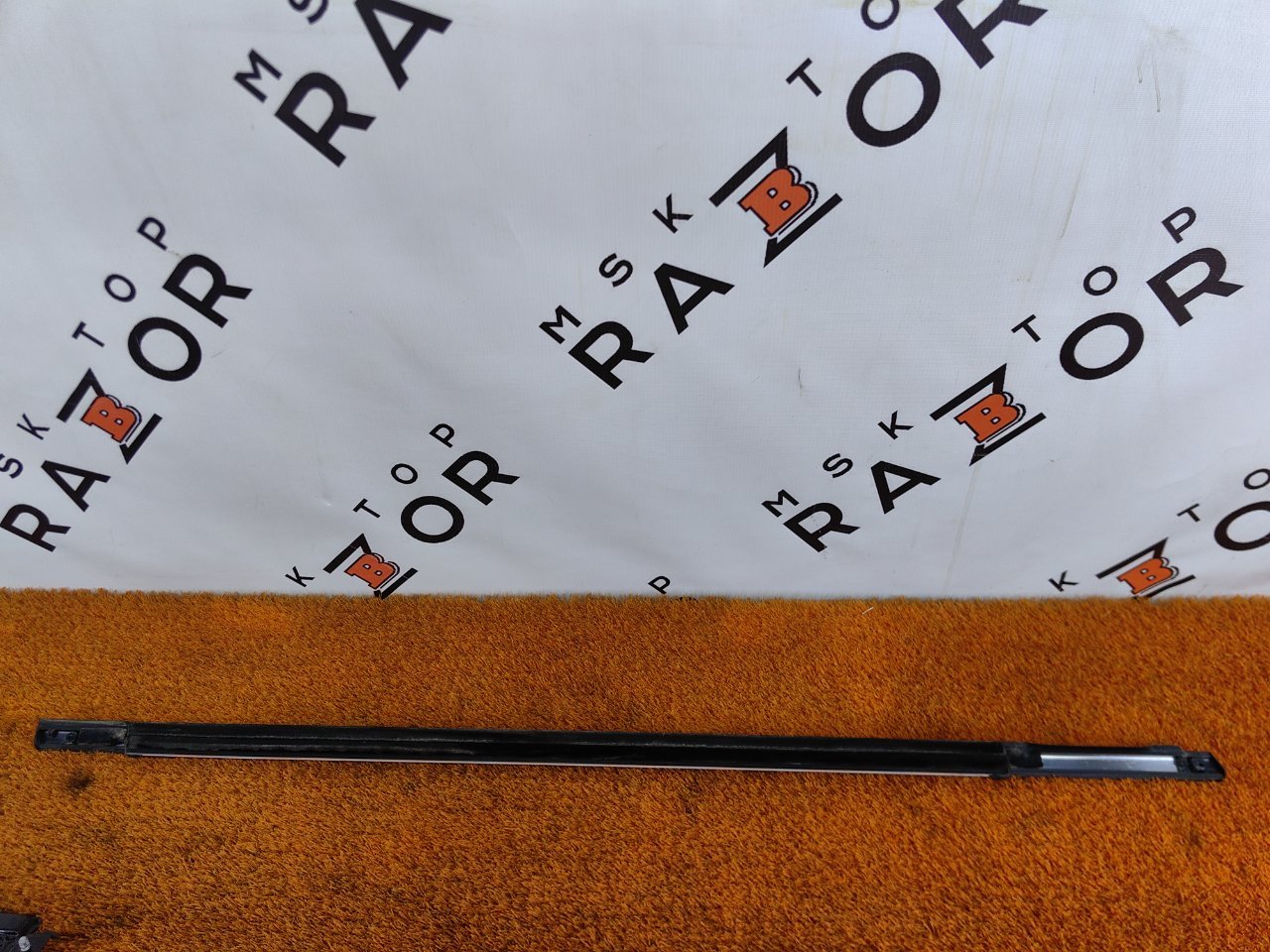 Молдинг стекла