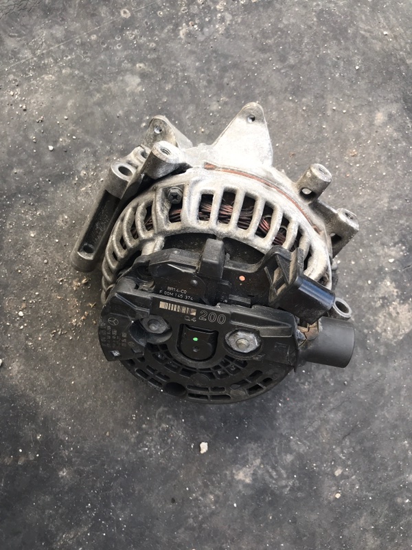 Генератор Mercedes C A0131540002 W203 OM646