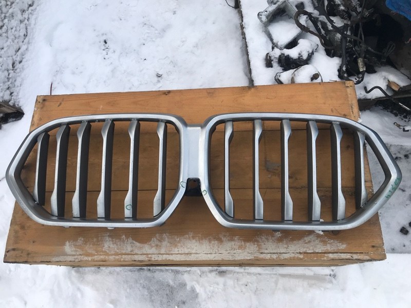 Решетка радиатора BMW X6 с дефектом 8494884 G06