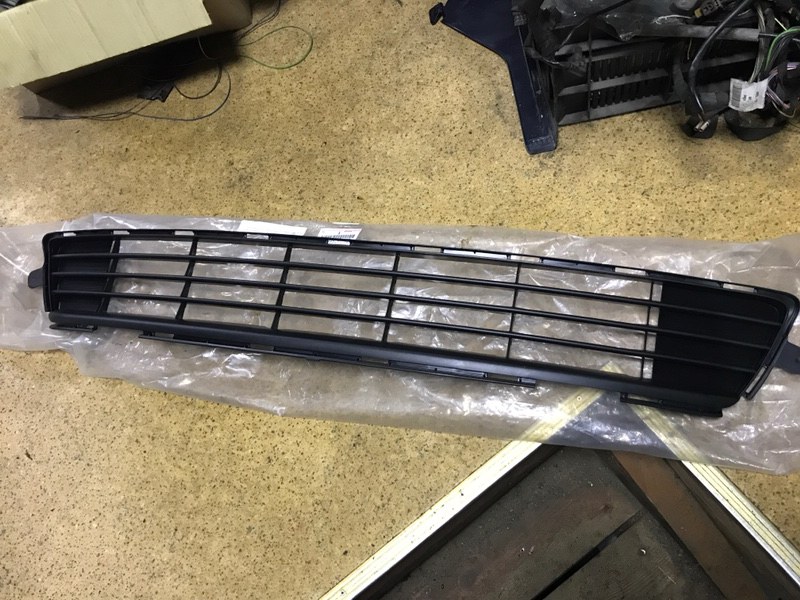 Решетка бампера Toyota Corolla 5311212230 E150, передняя