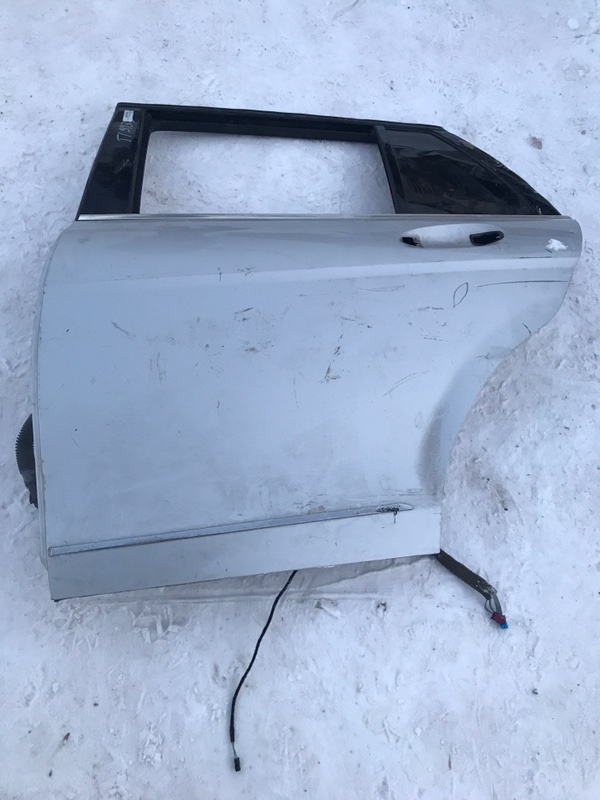 Двери Mercedes C 2047302100 W204, задние левые