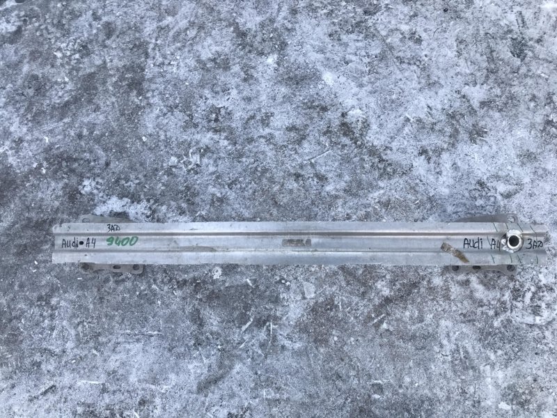 Усилитель бампера Audi A4 8W0807309 B9, задний