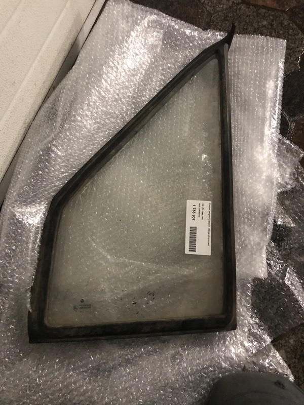 Форточка двери VOLKSWAGEN LT35 2D0845115, передняя левая