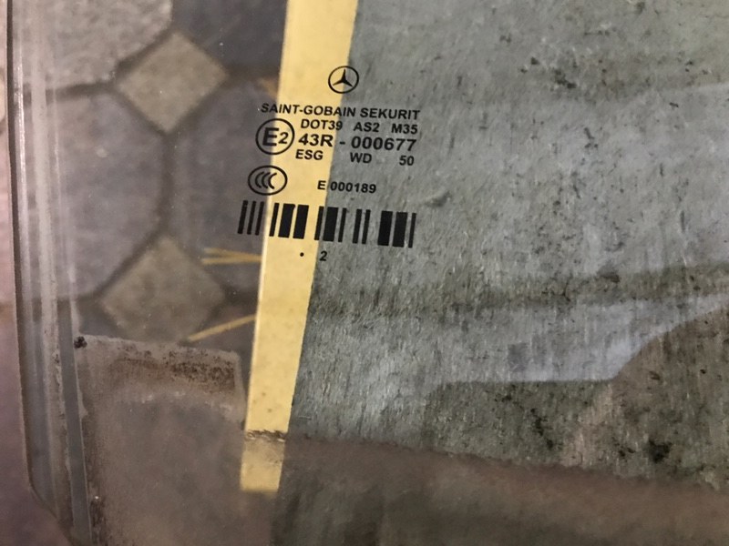 Стекло двери Mercedes E 2127250610 W212, переднее правое
