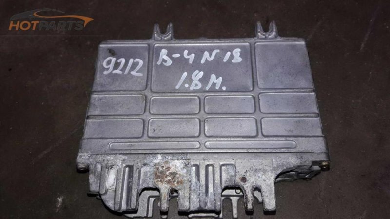 Блок управления ЭБУ (двигателя) - Volkswagen Passat 4 (1994-1996)