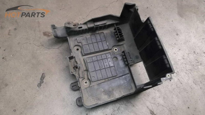 Аккумуляторный ящик (акб) - Renault Megane 2 (2003-2009)