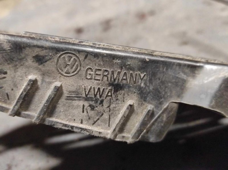 Кронштейн крепления бампера - Volkswagen Golf 5 (2003-2009)
