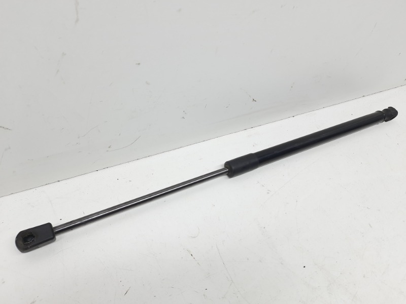 Амортизатор двери багажника