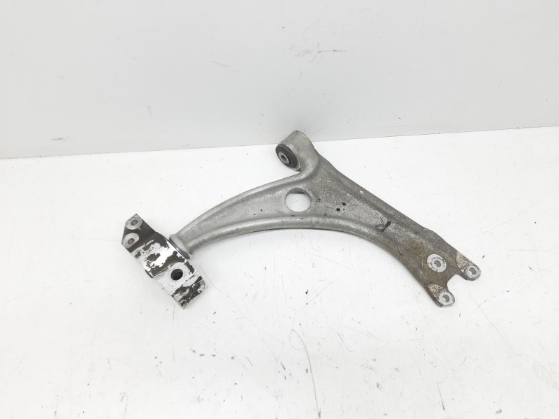 Рычаг передний правый