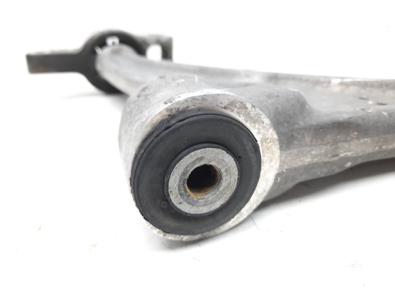 Рычаг передний правый