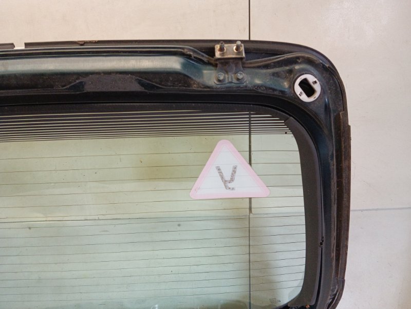 Дверь багажника