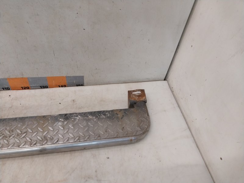 Подножка правая